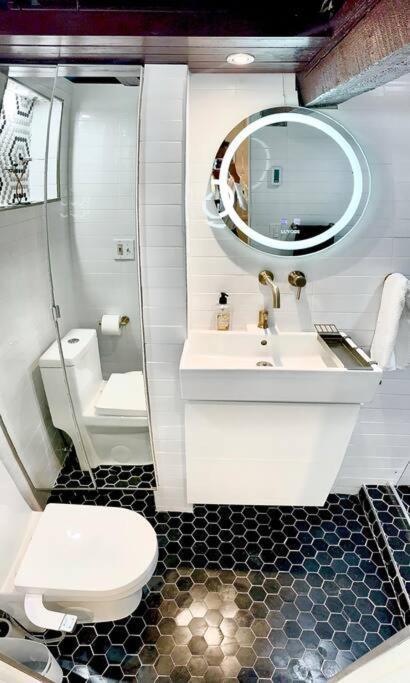 Live In This Iconic East Side Lower Level Unit Провиденс Экстерьер фото