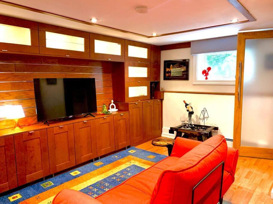 Live In This Iconic East Side Lower Level Unit Провиденс Экстерьер фото